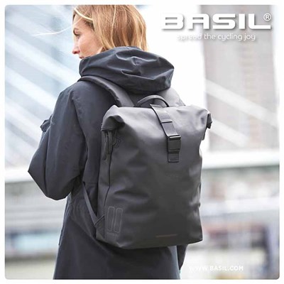 Alforja Basil Soho 17L con luz LED Nordlicht/reflectante cierre correa negro