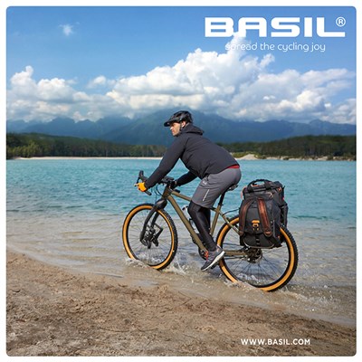 Alforjas Basil Miles Tarpaulin 34L con reflectante cierre click negro/naranja