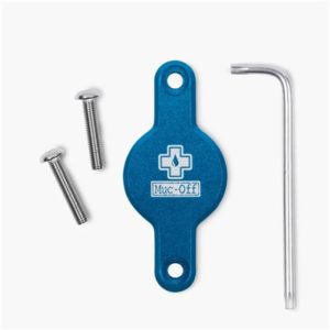 Soporte Muc-off secure Tag para localizador Apple Airtag al portabidon azul