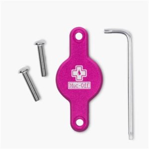 Soporte Muc-off secure Tag para localizador Apple Airtag al portabidon rosa